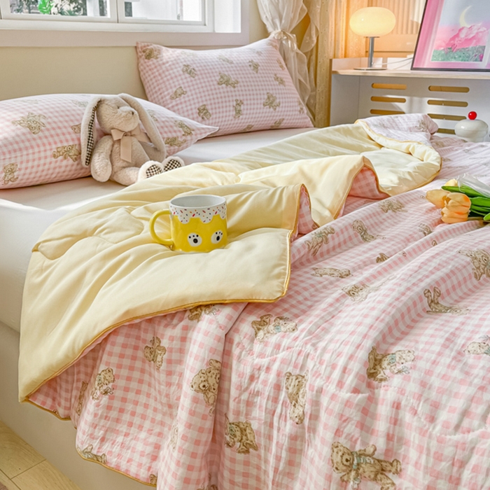 91家纺网 家纺一手货源 找家纺 贝扬思家纺 2025新款水洗皱皱纱系列夏被-系列二 关于小熊