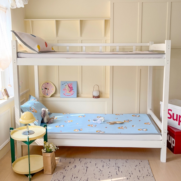 91家纺网 家纺一手货源 找家纺 富馨莱 2025新款学生平铺款冰藤印花凉席A类抗菌冰丝席支持定制尺寸 开心鸭