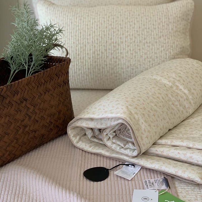 91家纺网 家纺一手货源 找家纺 汇庭 2025新款蔓莎床盖三件套系列-实拍 粉可利