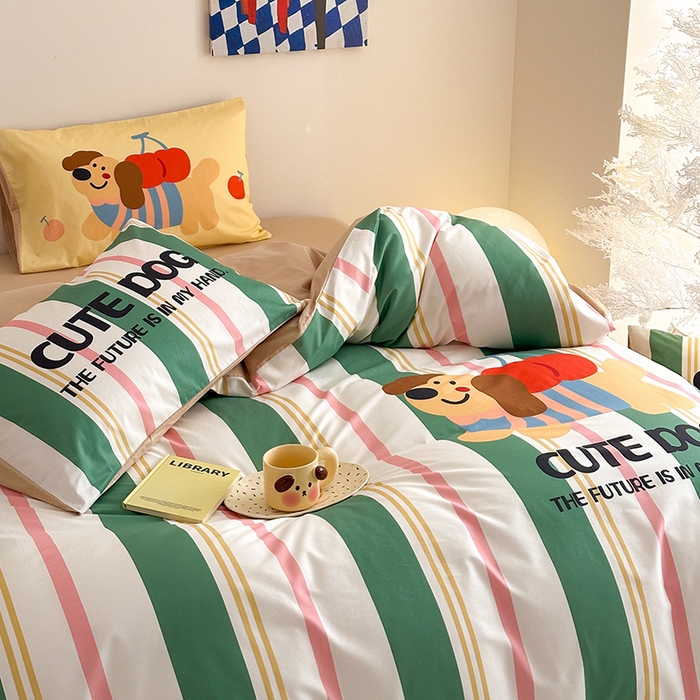 91家纺网 家纺一手货源 找家纺 花言狐语 2025新款全棉13372卡通大版数码印花四件套（提供买家秀） 可爱小狗（绿）