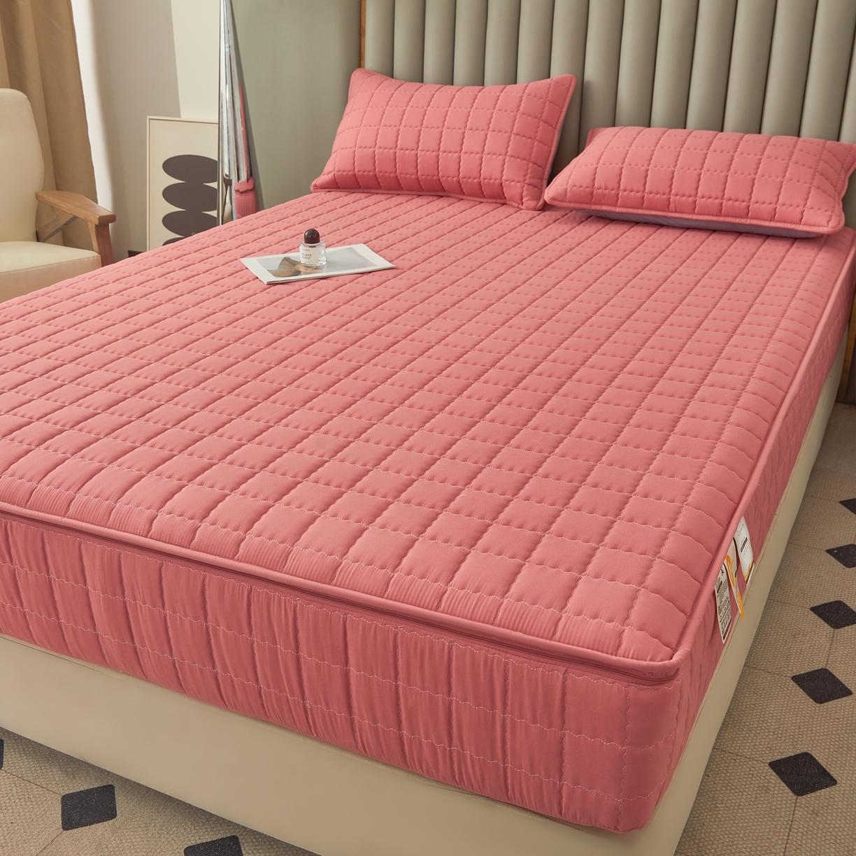 91家纺网 家纺一手货源 找家纺 欧邦 2025新款可拆卸六面全包夹棉床笠 五面夹棉-朱玉粉