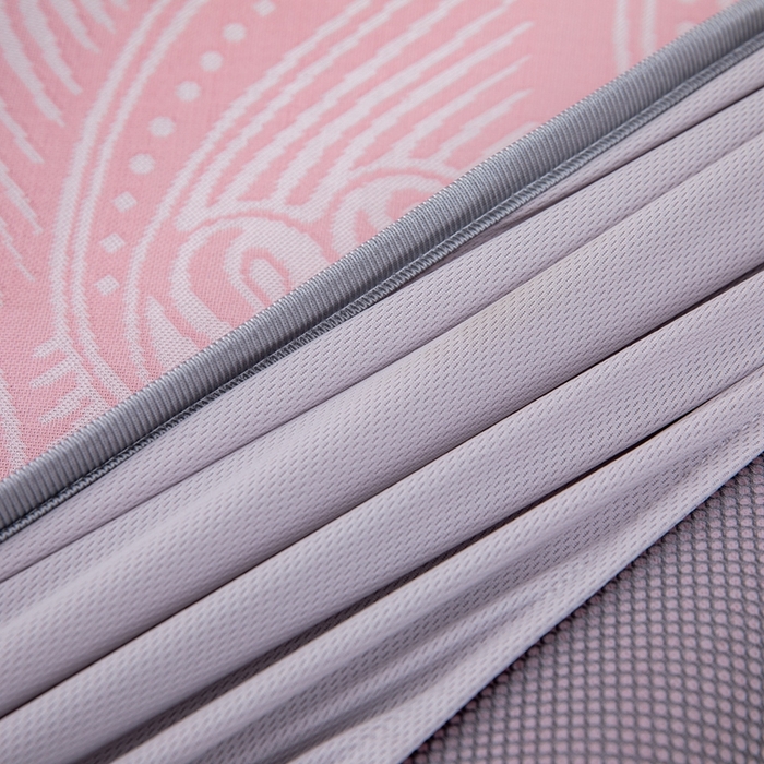 91家纺网 家纺一手货源 找家纺 凌云家纺  2025新款提花凉感冰丝席床笠款三明治凉席三件套 梦旋-粉