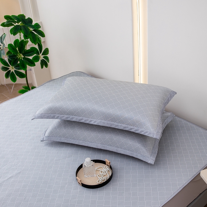 91家纺网 家纺一手货源 找家纺 凌云家纺  2025新款提花凉感冰丝席床笠款三明治凉席三件套 菱格-灰