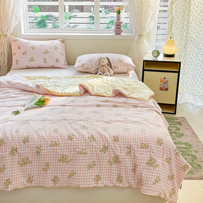 91家纺网 家纺一手货源 找家纺 贝扬思家纺 2025新款水洗皱皱纱系列夏被-系列二 关于小熊