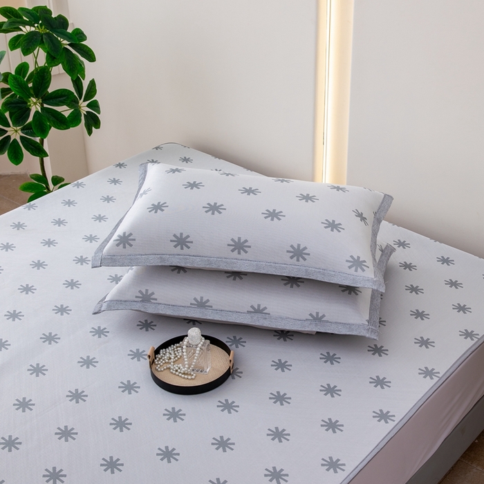 91家纺网 家纺一手货源 找家纺 凌云家纺  2025新款提花凉感冰丝席床笠款三明治凉席三件套 雪漾-灰