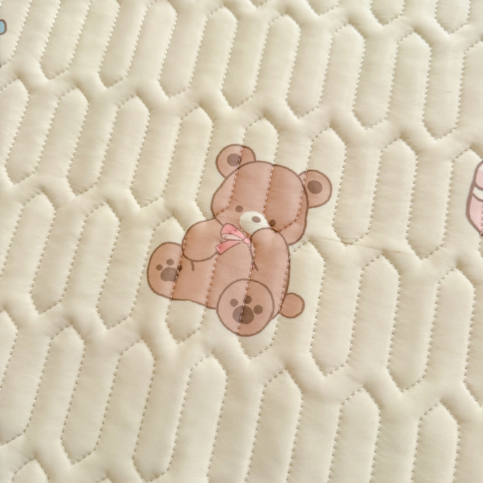 91家纺网 家纺一手货源 找家纺 慕尚家纺  2025春夏新款乳胶凉席水洗棉夏被夏凉被空调被三件套四件套 甜品小熊