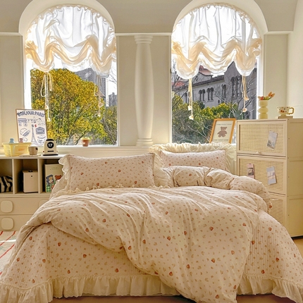 91家纺网 家纺一手货源 找家纺 昊川 2025新款60支全棉双层纱酵素高温砂洗法式床盖 奶油小草莓