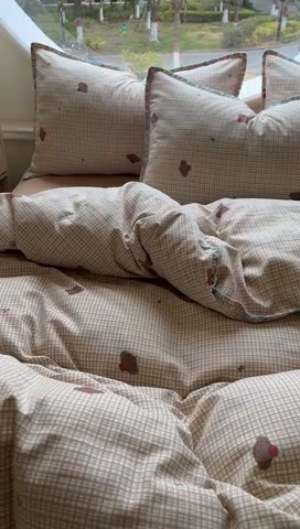 91家纺网 家纺一手货源 找家纺 葡萄家 2025爆款高克重彩色三角针A类针织双层纱四件套 提供买家秀 布莱尔