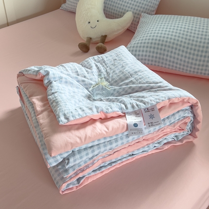 91家纺网 家纺一手货源 找家纺 N先生+V 13814689556 发大图/买家秀 2025新款云朵棉皱皱纱夏被夏凉被空调被 格子蓝