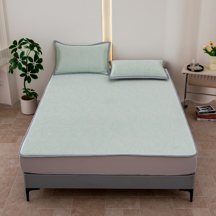 91家纺网 家纺一手货源 找家纺 凌云家纺  2025新款提花凉感冰丝席床笠款三明治凉席三件套 春韵-绿