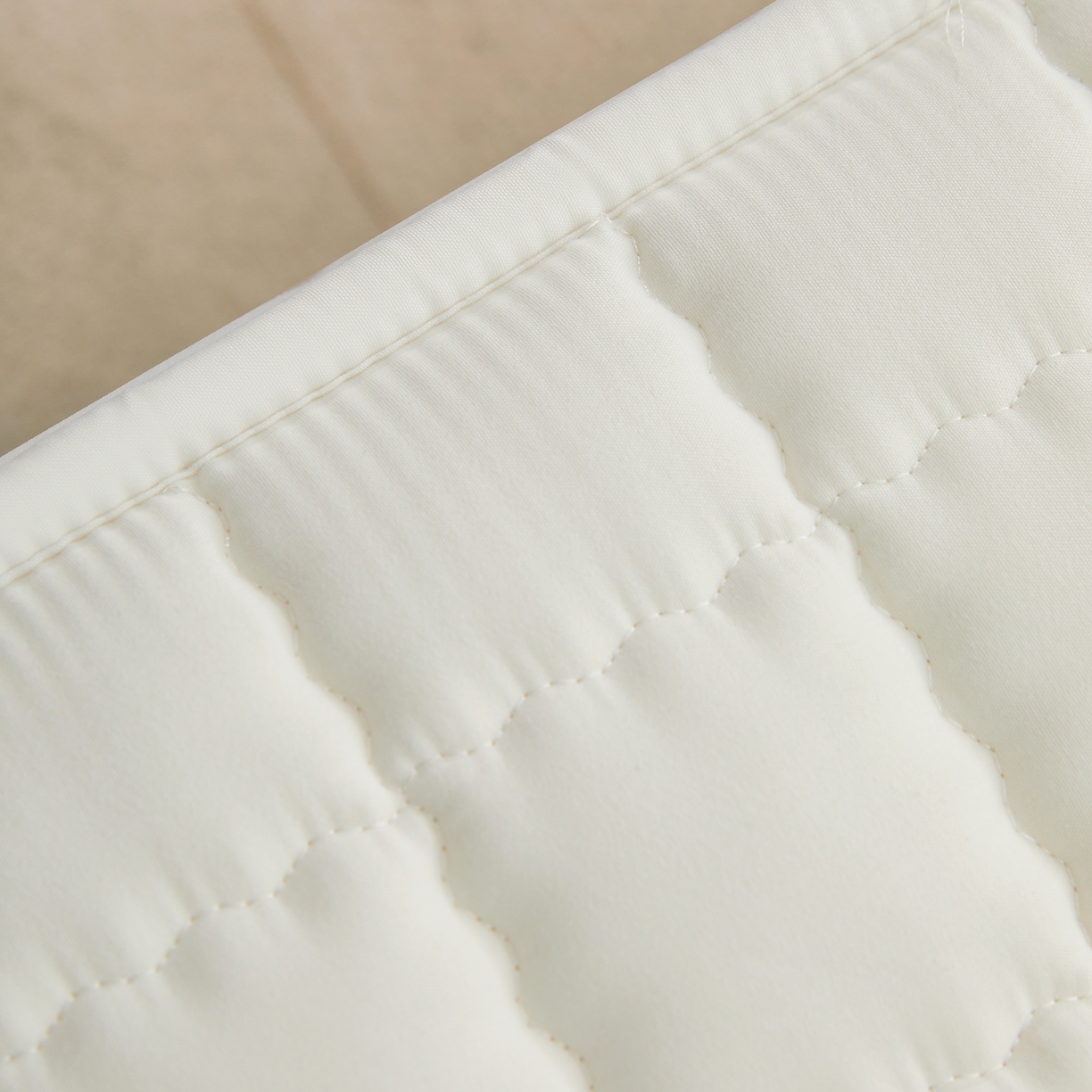 91家纺网 家纺一手货源 找家纺 欧邦 2025新款可拆卸六面全包夹棉床笠 五面夹棉-本白