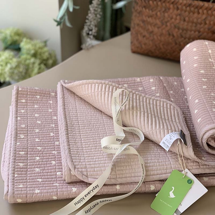 91家纺网 家纺一手货源 找家纺 汇庭 2025新款蔓莎床盖三件套系列-实拍 小爱心粉