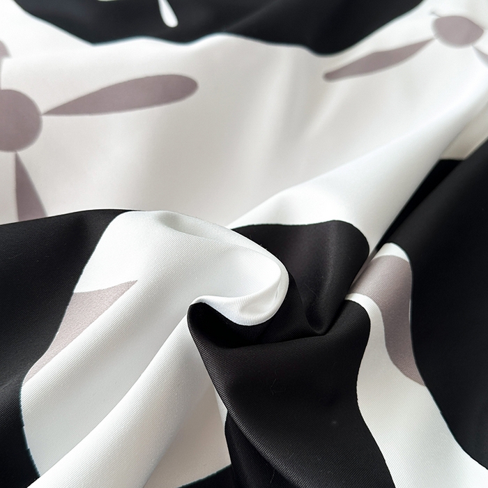 91家纺网 家纺一手货源 找家纺 2025新款水洗真丝数码印花四件套 路易熊-白