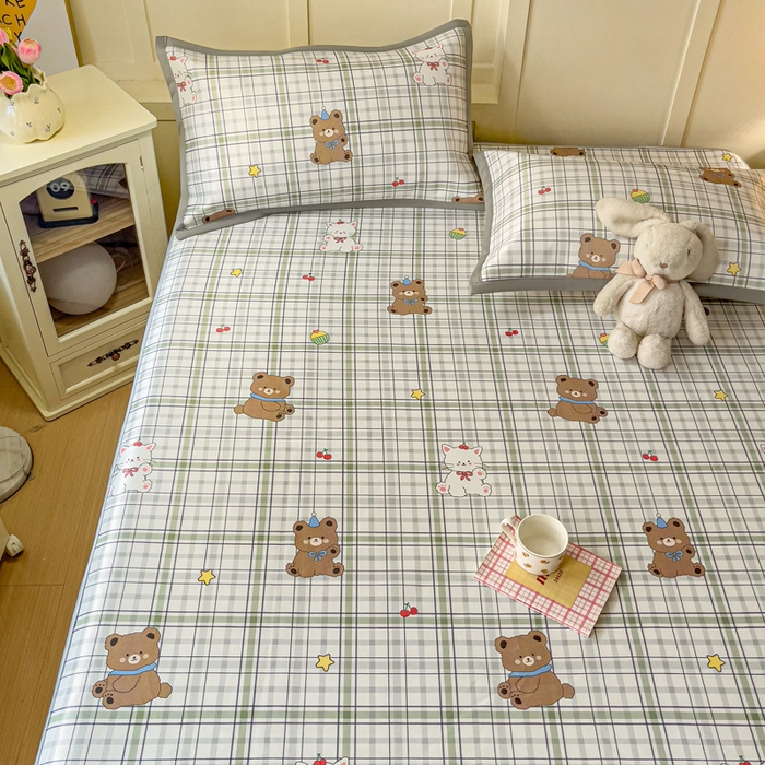 91家纺网 家纺一手货源 找家纺 富馨莱 2025新款床笠款冰藤印花凉席A类抗菌冰丝席支持定制尺寸 格子熊