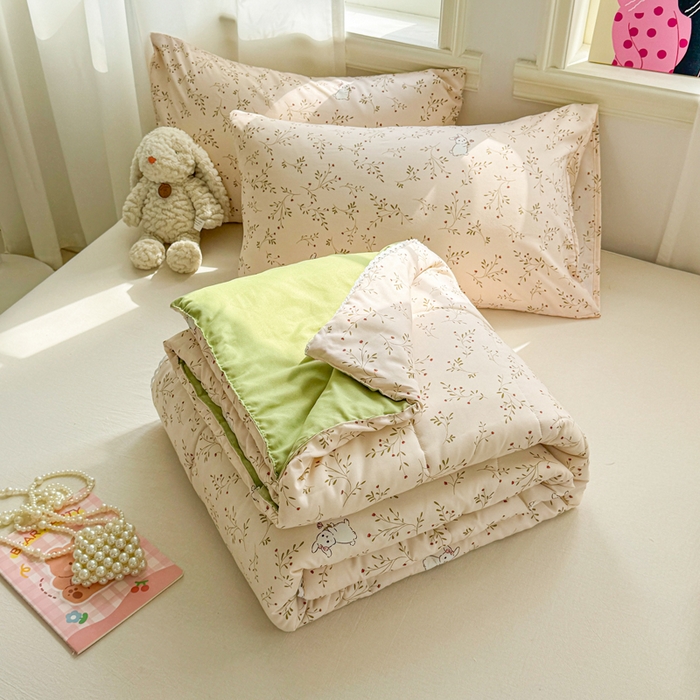 91家纺网 家纺一手货源 找家纺 慕尚家纺 2025新款水洗棉花边工艺羽丝棉卡通系列夏被 兔宝宝