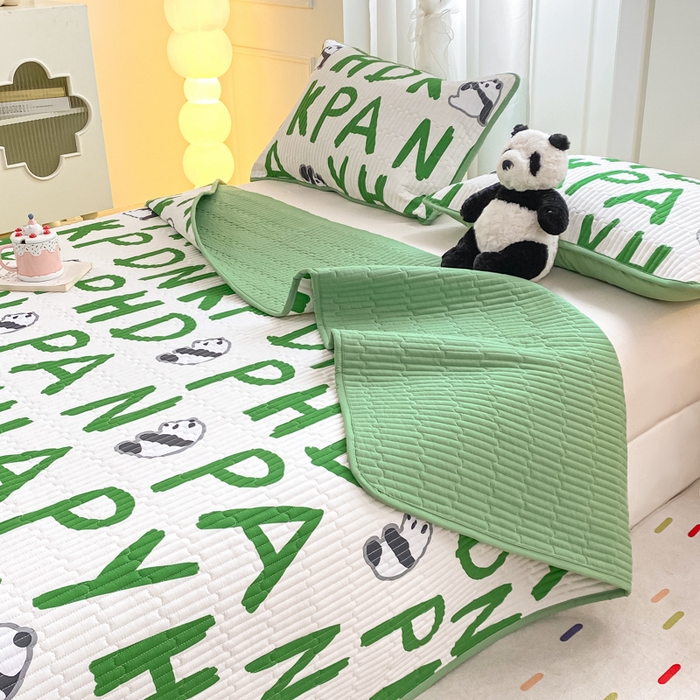 91家纺网 家纺一手货源 找家纺 顺顺家纺 2025新款全棉卡通夹棉床盖 熊猫宝贝