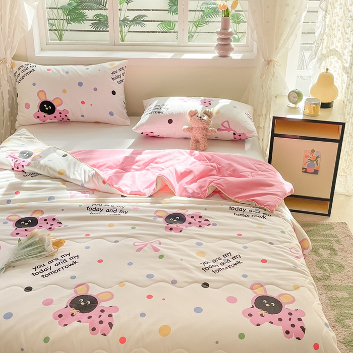 91家纺网 家纺一手货源 找家纺 贝扬思家纺 2025新款水洗皱皱纱系列夏被-系列二 泡芙兔兔