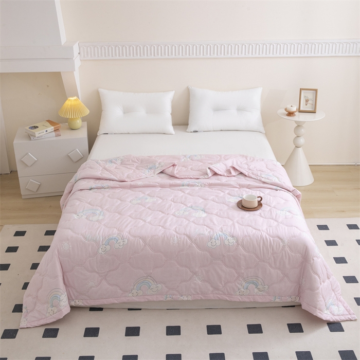 91家纺网 家纺一手货源 找家纺 席万佳 2025新款直播热款印花夏凉被空调被被子被芯水洗棉夏被 彩虹粉