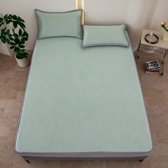 91家纺网 家纺一手货源 找家纺 凌云家纺  2025新款提花凉感冰丝席床笠款三明治凉席三件套 春韵-绿