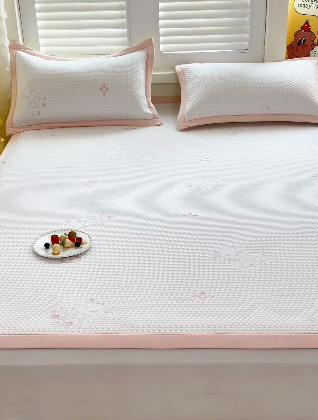 91家纺网 家纺一手货源 找家纺 2025新款凉感冰豆豆凉席-暴力熊系列 暴力熊-粉玉