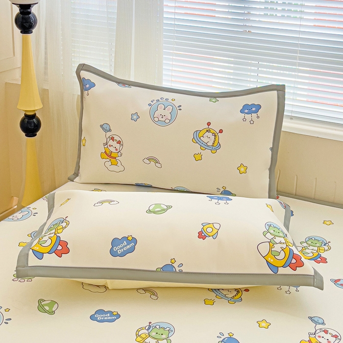 91家纺网 家纺一手货源 找家纺 富馨莱 2025新款平铺款冰藤印花凉席A类抗菌冰丝席支持定制尺寸 宇航员