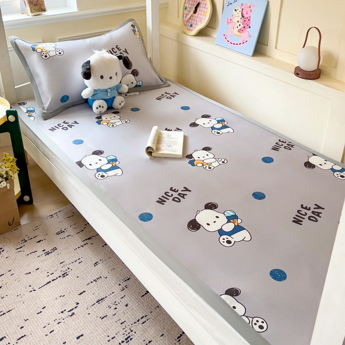 91家纺网 家纺一手货源 找家纺 富馨莱 2025新款学生平铺款冰藤印花凉席A类抗菌冰丝席支持定制尺寸 乖乖狗