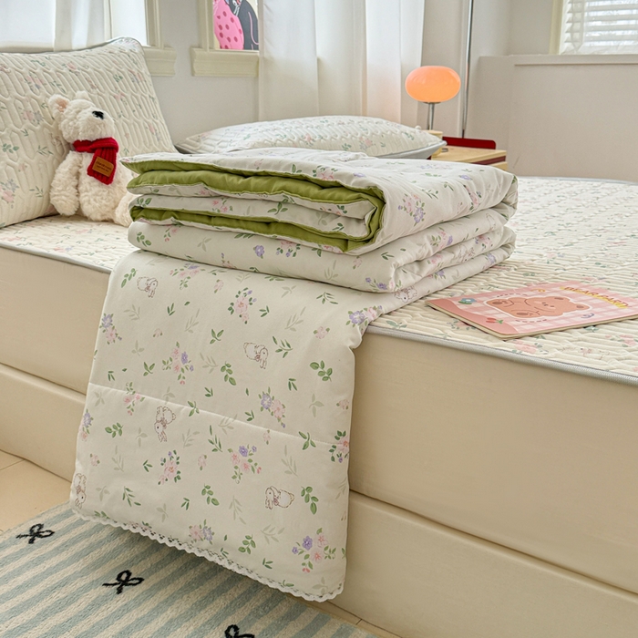 91家纺网 家纺一手货源 找家纺 慕尚家纺  2025春夏新款乳胶凉席水洗棉夏被夏凉被空调被三件套四件套 花朵兔