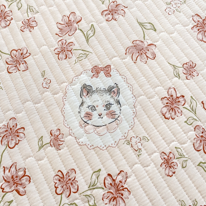 91家纺网 家纺一手货源 找家纺 顺顺家纺 2025新款全棉卡通夹棉床盖 花枝夜梦