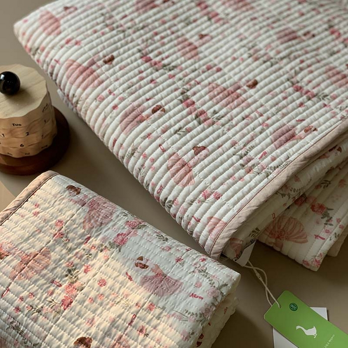 91家纺网 家纺一手货源 找家纺 汇庭 2025新款蔓莎床盖三件套系列-实拍 典雅女孩