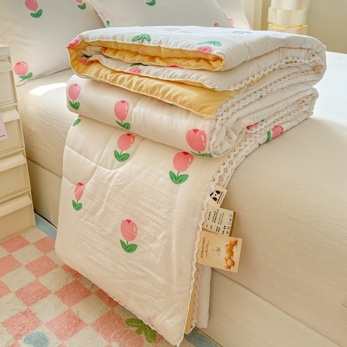 91家纺网 家纺一手货源 找家纺 慕尚家纺 2025新款水洗棉花边工艺羽丝棉卡通系列夏被 郁金香