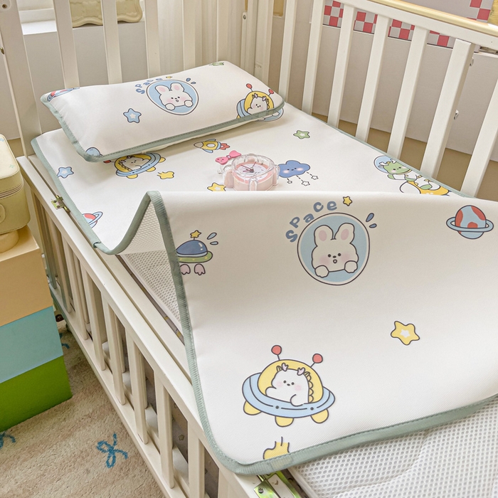 91家纺网 家纺一手货源 找家纺 富馨莱 2025新款幼儿园冰丝席A类抗菌儿童空调席支持定制尺寸 宇航员