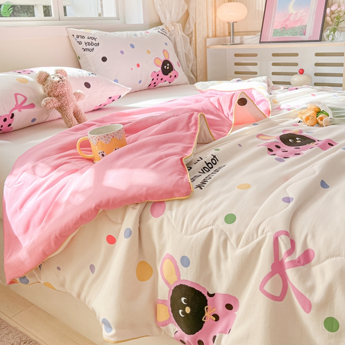 91家纺网 家纺一手货源 找家纺 贝扬思家纺 2025新款水洗皱皱纱系列夏被-系列二 泡芙兔兔