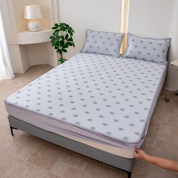 91家纺网 家纺一手货源 找家纺 凌云家纺  2025新款提花凉感冰丝席床笠款三明治凉席三件套 雪漾-灰