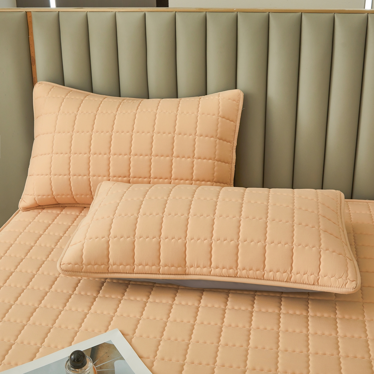 91家纺网 家纺一手货源 找家纺 欧邦 2025新款可拆卸六面全包夹棉床笠 五面夹棉-羊驼色