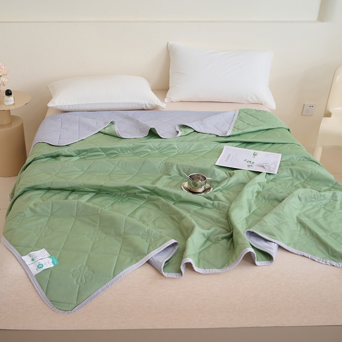 91家纺网 家纺一手货源 找家纺 畅销被业 2025新款A类凉感丝纯色压花夏被系列直播外贸跨境 果绿