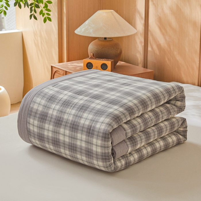 91家纺网 家纺一手货源 找家纺 伊人坊 2025新款A类无印风水洗棉新疆棉花夏被 简易生活