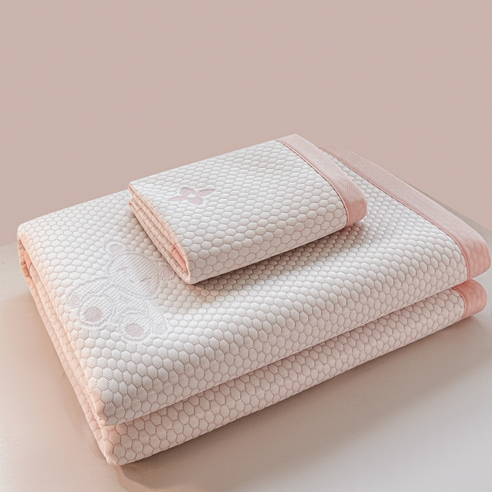 91家纺网 家纺一手货源 找家纺 2025新款凉感冰豆豆凉席-暴力熊系列 暴力熊-粉玉