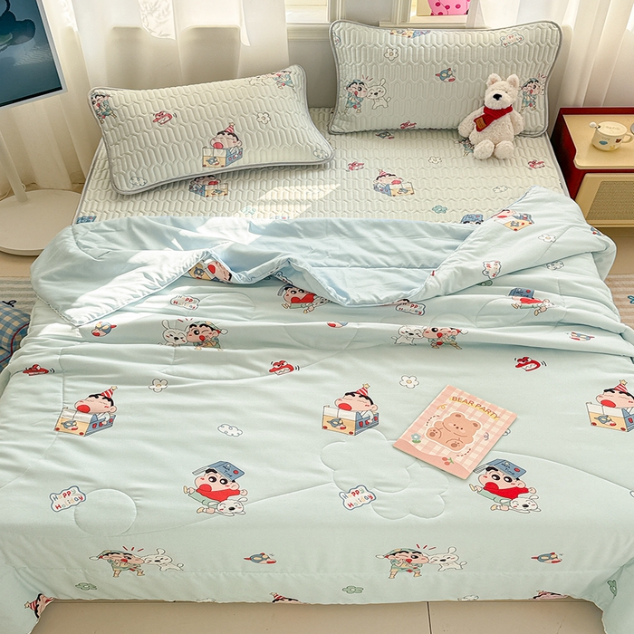 91家纺网 家纺一手货源 找家纺 慕尚家纺  2025春夏新款乳胶凉席水洗棉夏被夏凉被空调被三件套四件套 蜡笔小新