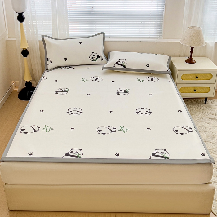 91家纺网 家纺一手货源 找家纺 富馨莱 2025新款平铺款冰藤印花凉席A类抗菌冰丝席支持定制尺寸 熊猫胖胖