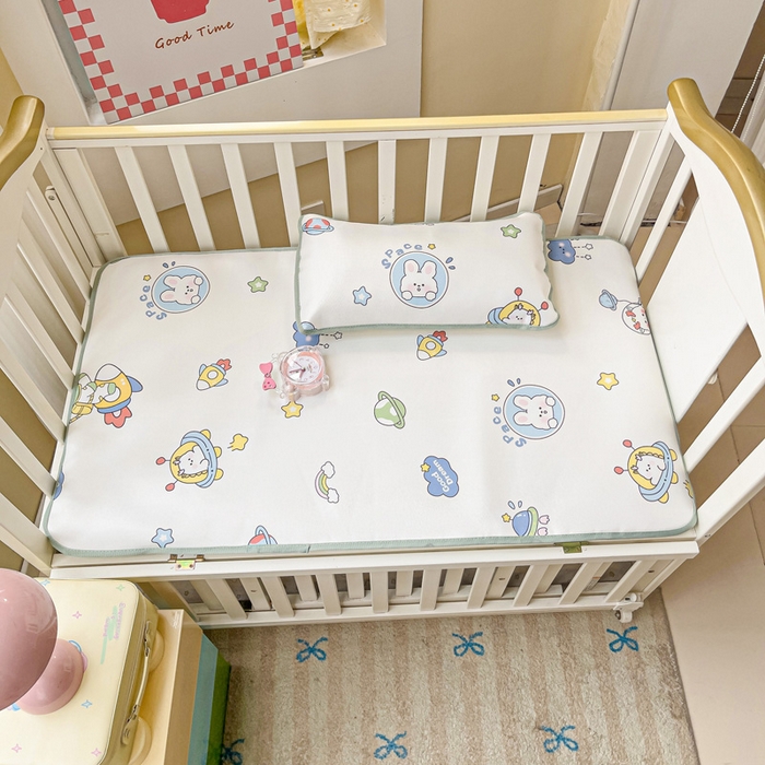 91家纺网 家纺一手货源 找家纺 富馨莱 2025新款幼儿园冰丝席A类抗菌儿童空调席支持定制尺寸 宇航员