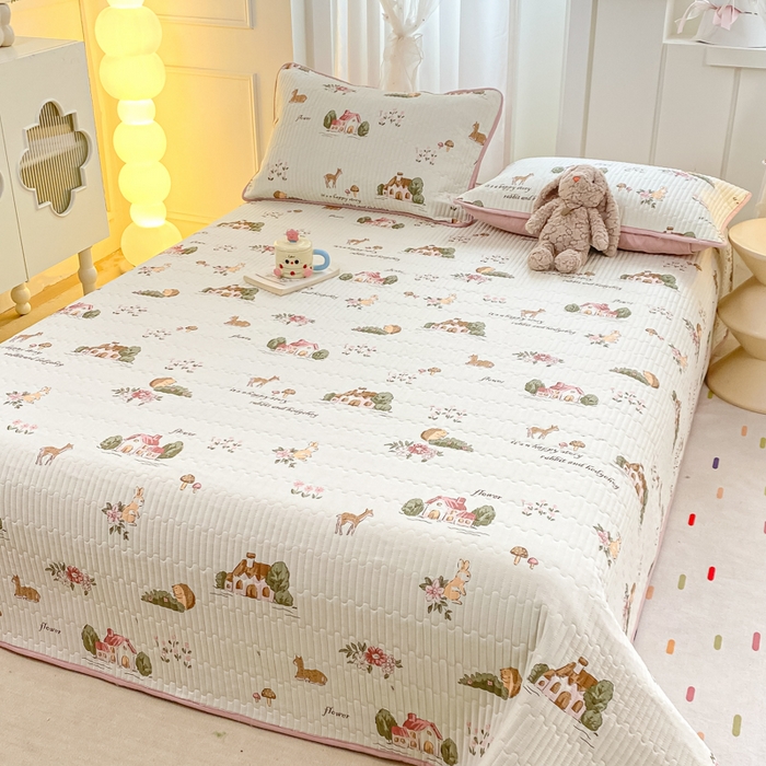 91家纺网 家纺一手货源 找家纺 顺顺家纺 2025新款全棉卡通夹棉床盖 童年趣事