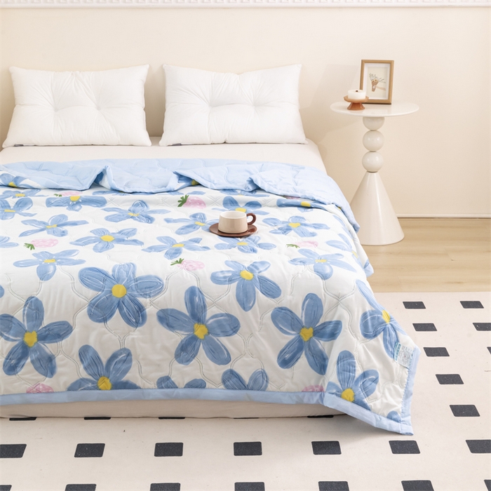 91家纺网 家纺一手货源 找家纺 席万佳 2025新款直播热款印花夏凉被空调被被子被芯水洗棉夏被 蓝色花朵