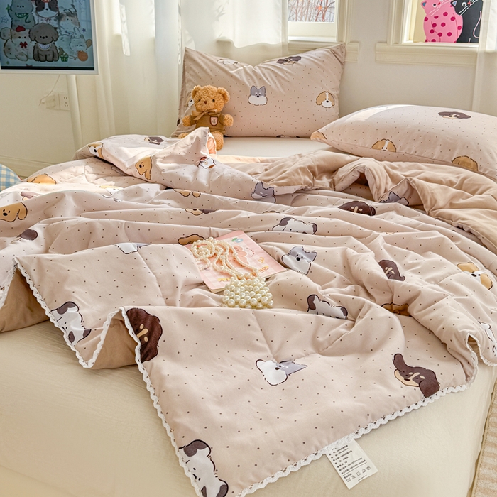 91家纺网 家纺一手货源 找家纺 慕尚家纺 2025新款水洗棉花边工艺羽丝棉卡通系列夏被 巴克狗