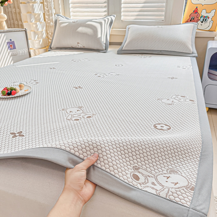 91家纺网 家纺一手货源 找家纺 2025新款凉感冰豆豆凉席-暴力熊系列 暴力熊-卡其