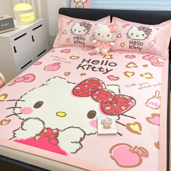 91家纺网 家纺一手货源 找家纺 2025新款正版授权A类大版数码印花三丽鸥可机洗1200D冰丝凉席席子凉席可组合针织棉夏被四件套-平铺款 平铺款-豹纹KT猫