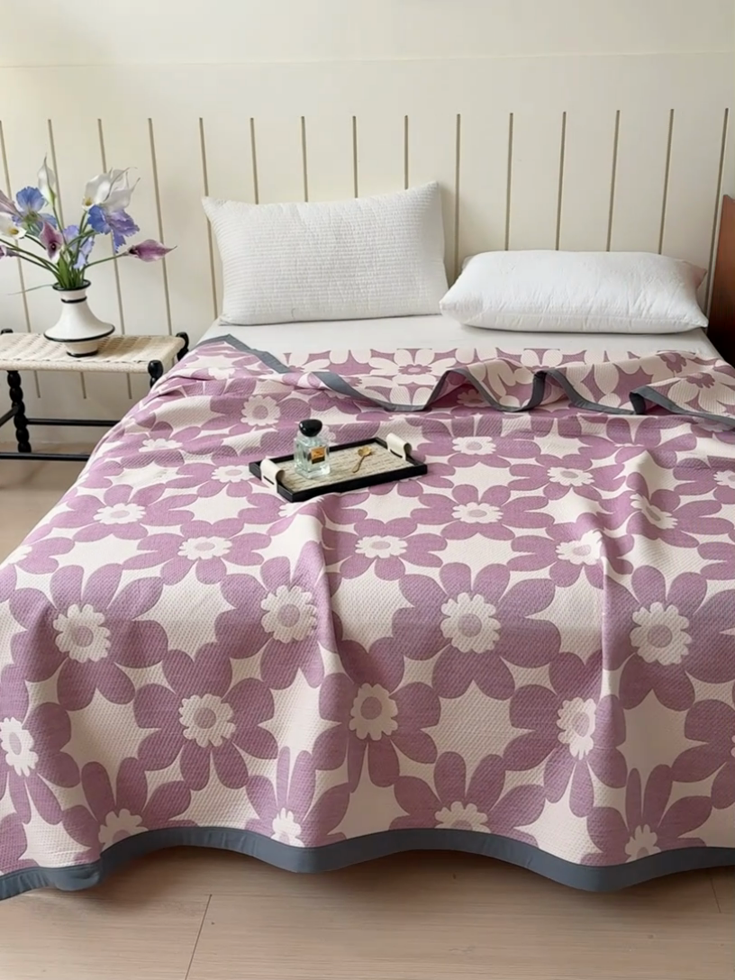 91家纺网 家纺一手货源 找家纺 2025新款A类纯棉针织三层纱提花多功能毯 紫色-愿景