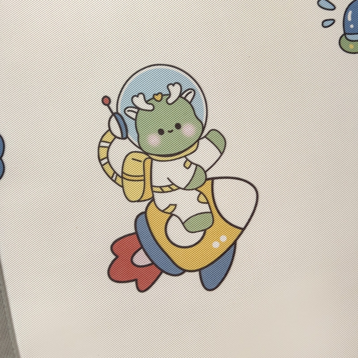 91家纺网 家纺一手货源 找家纺 富馨莱 2025新款学生平铺款冰藤印花凉席A类抗菌冰丝席支持定制尺寸 宇航员