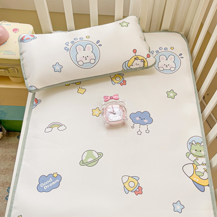 91家纺网 家纺一手货源 找家纺 富馨莱 2025新款幼儿园冰丝席A类抗菌儿童空调席支持定制尺寸 宇航员