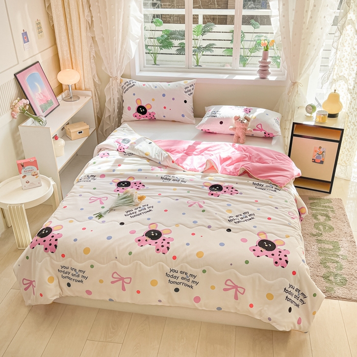 91家纺网 家纺一手货源 找家纺 贝扬思家纺 2025新款水洗皱皱纱系列夏被-系列二 泡芙兔兔