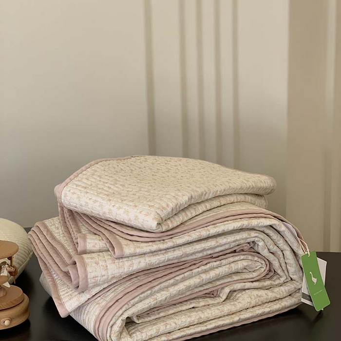 91家纺网 家纺一手货源 找家纺 汇庭 2025新款蔓莎床盖三件套系列-实拍 粉可利